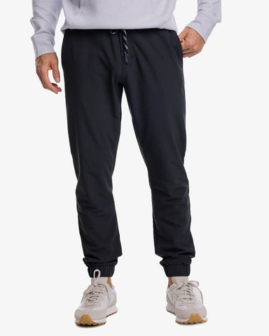 Southern Tide Mens Excursion Performance Jogger in Black